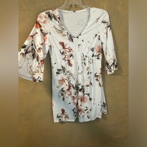 Dress3/4 length loose fit sleeves creme and floral print